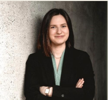 Frau Daria Hoffmann